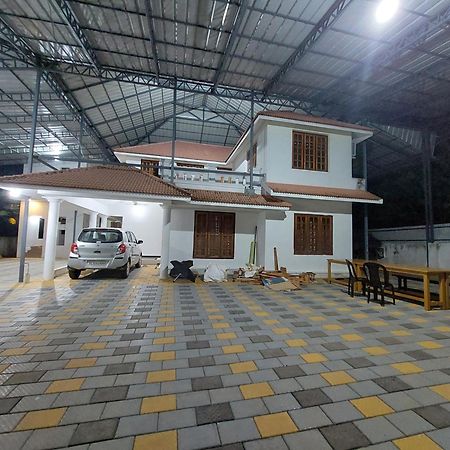 Water Gate Tourist Home And Resorts Mundrothuruth ภายนอก รูปภาพ