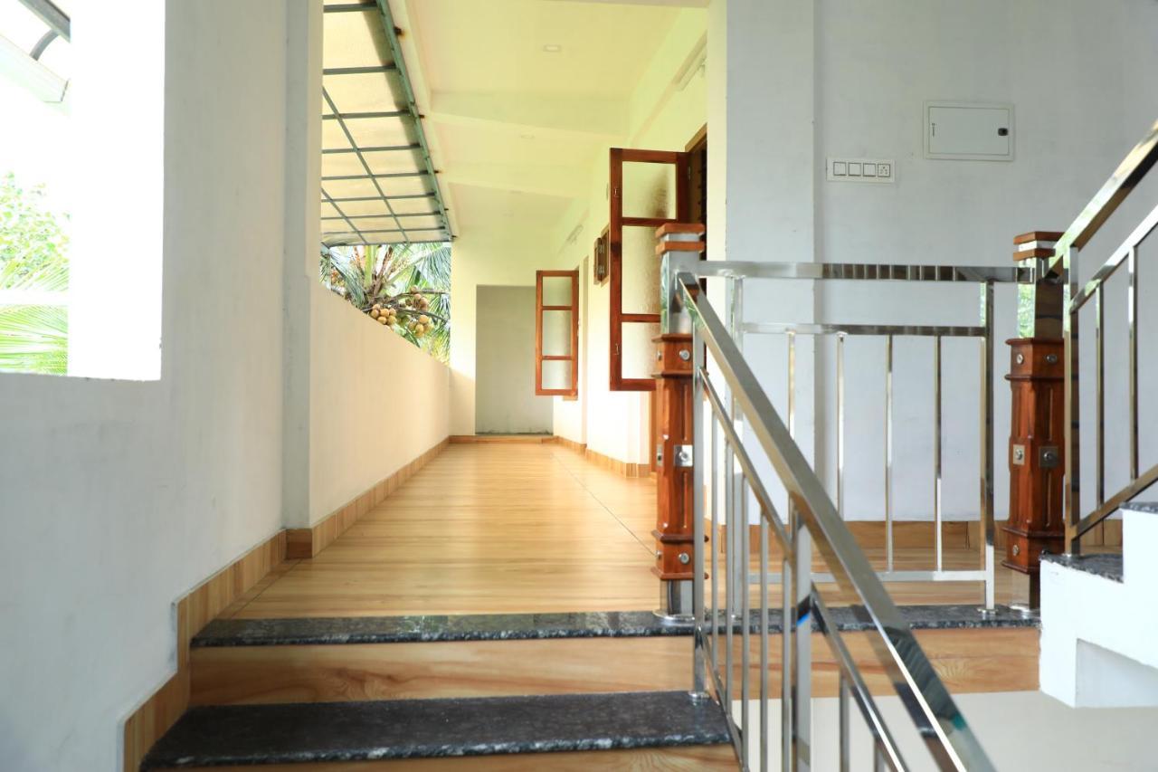 Water Gate Tourist Home And Resorts Mundrothuruth ภายนอก รูปภาพ