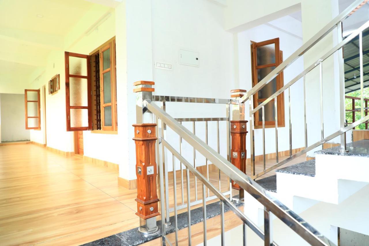 Water Gate Tourist Home And Resorts Mundrothuruth ภายนอก รูปภาพ