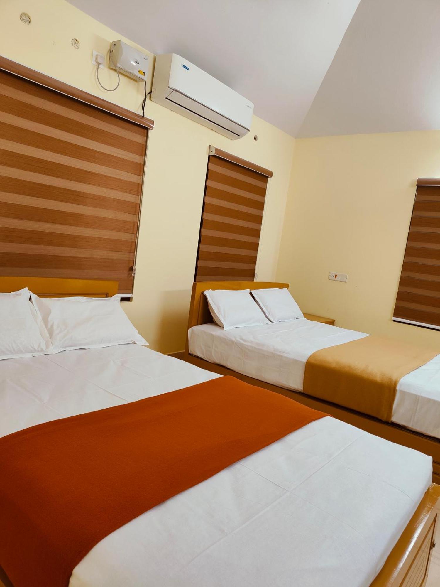 Water Gate Tourist Home And Resorts Mundrothuruth ภายนอก รูปภาพ