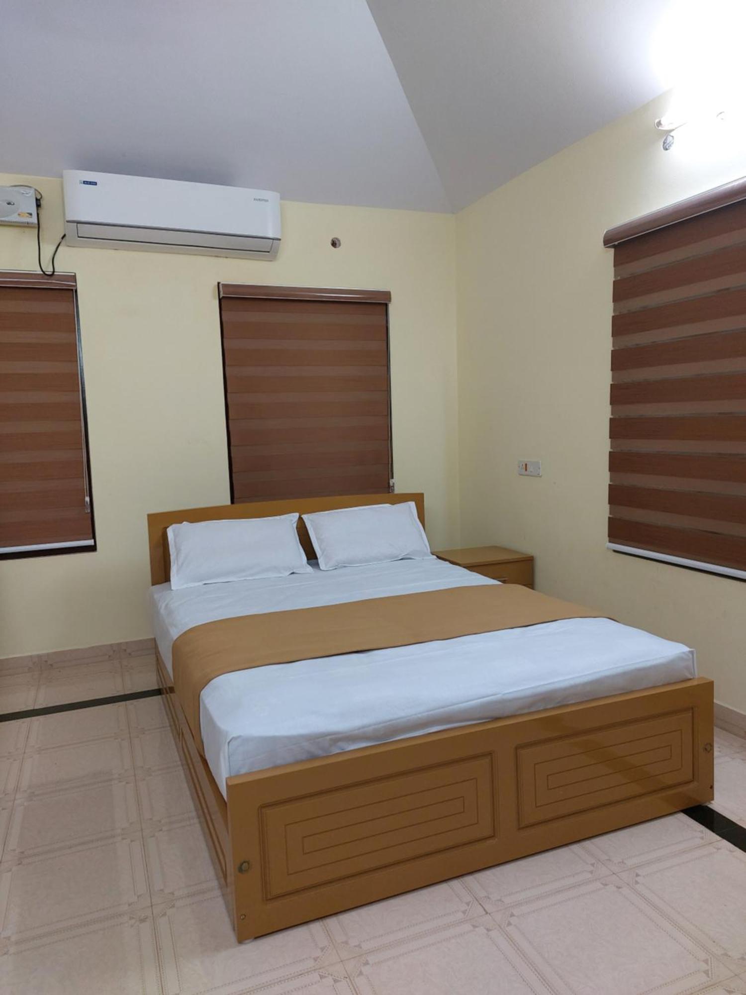 Water Gate Tourist Home And Resorts Mundrothuruth ภายนอก รูปภาพ
