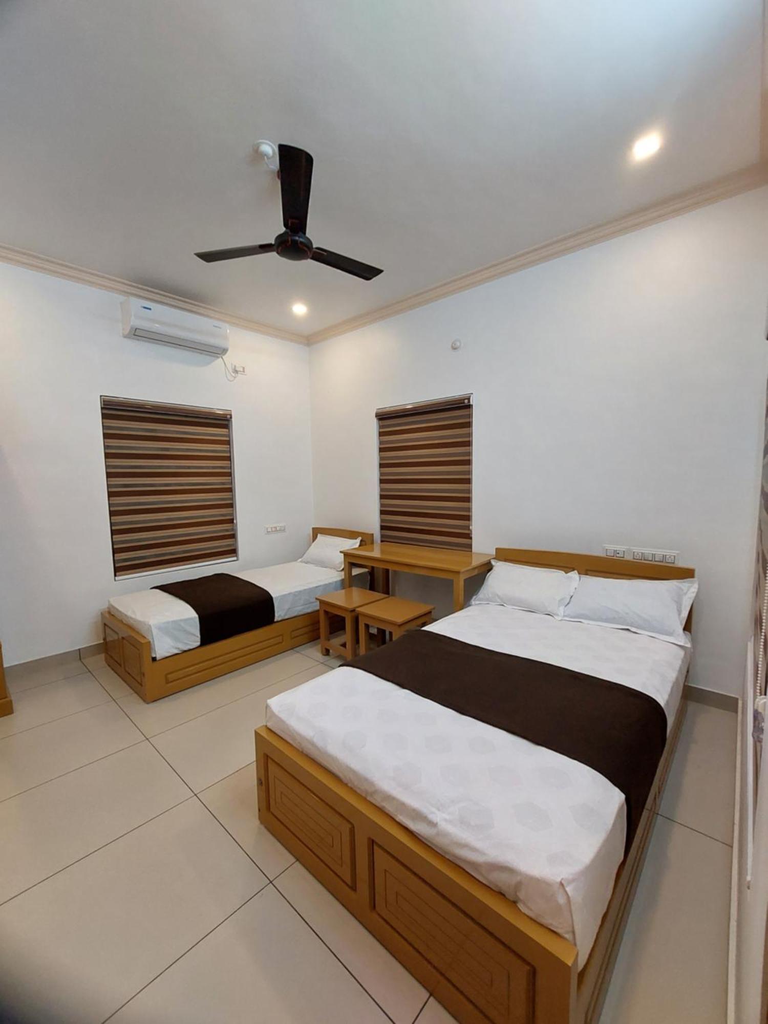 Water Gate Tourist Home And Resorts Mundrothuruth ภายนอก รูปภาพ