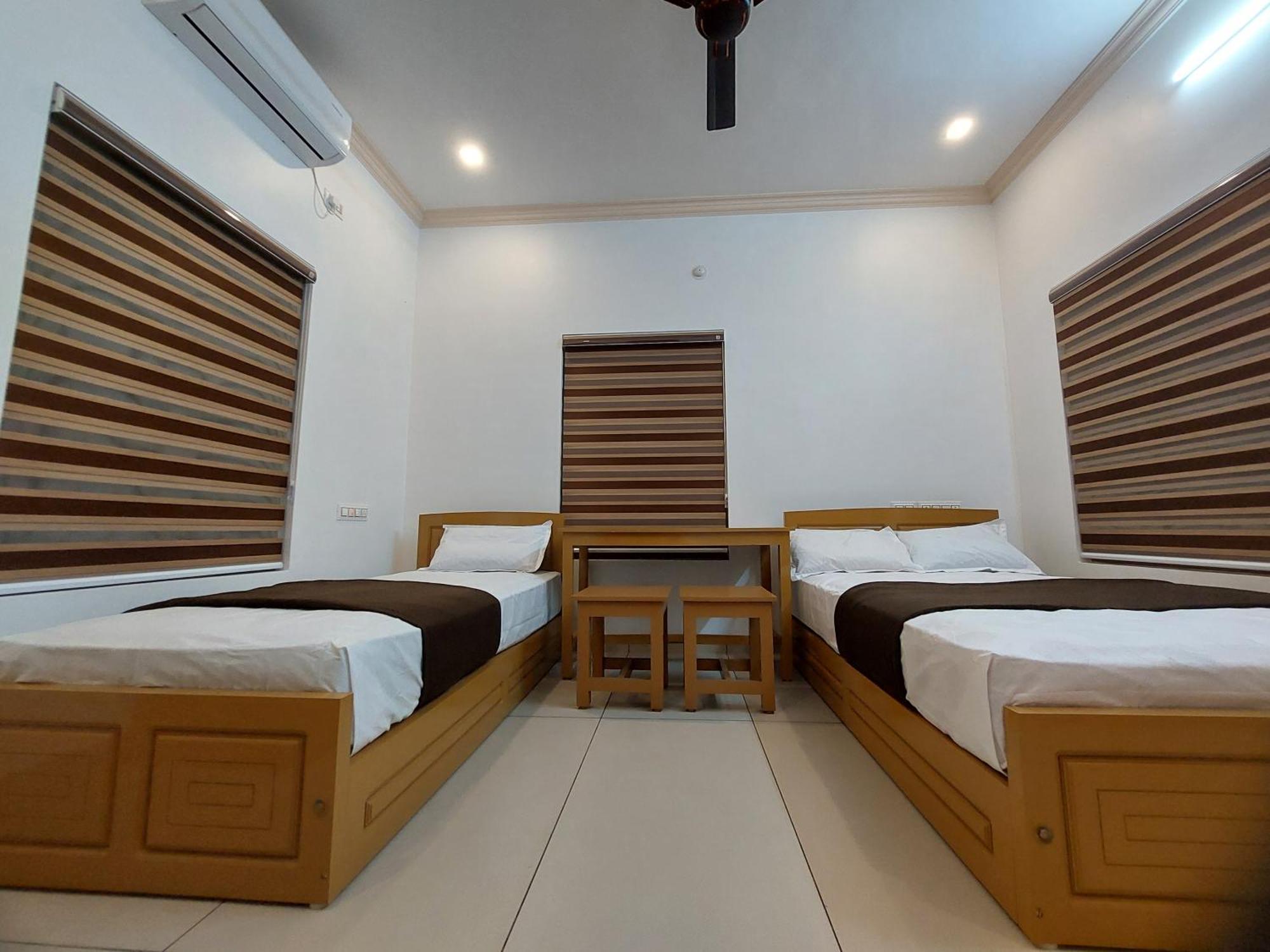 Water Gate Tourist Home And Resorts Mundrothuruth ภายนอก รูปภาพ